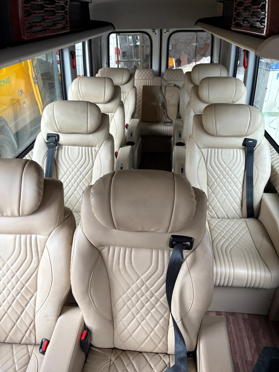 Force Urbania 12 Seater